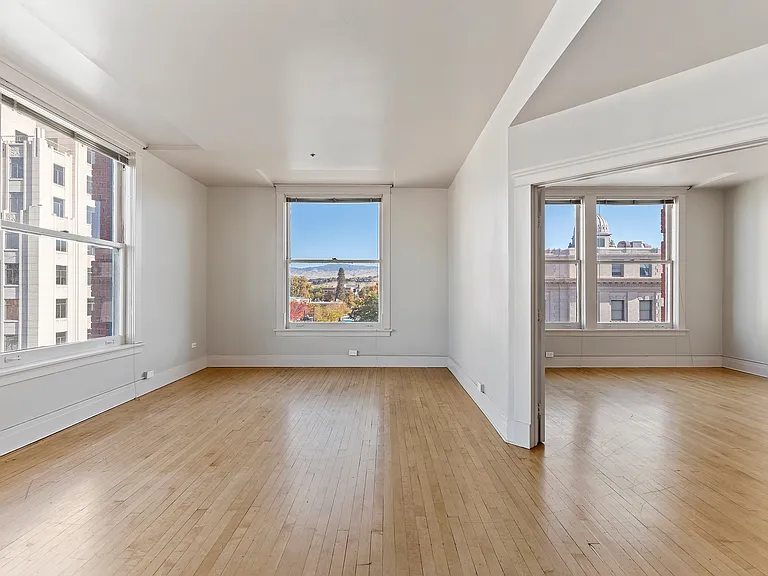 Idaho Building Apartments — Photo 22