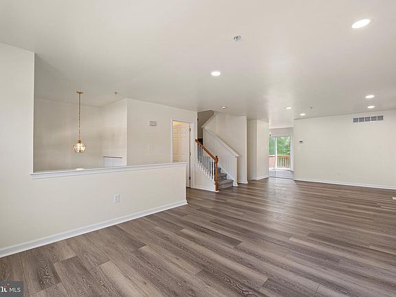 3rd image of 329 Glenn Rose Cir
