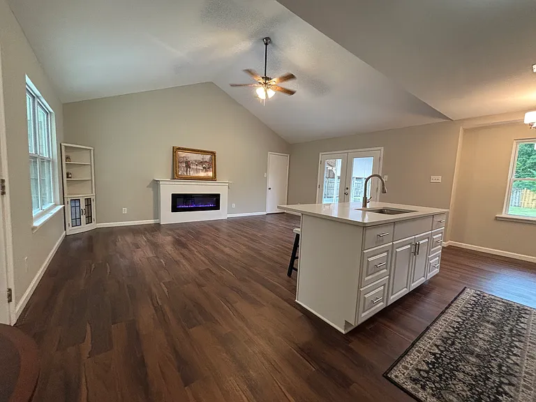 1522 Marcy Cir — Photo 4