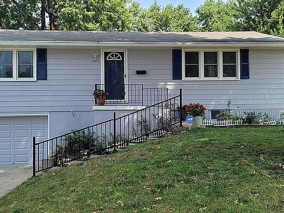 3rd image of 11916 W 92nd St