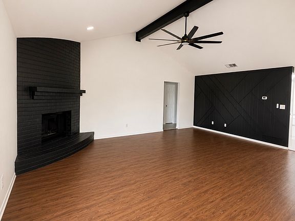 4th image of 1105 Mapleview Dr