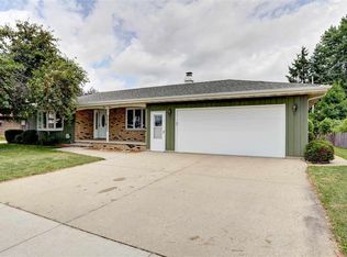 1212 Tullar Rd, Neenah, WI 54956
