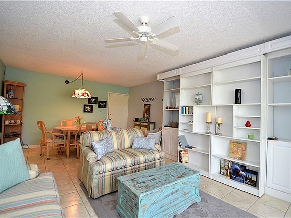 3rd image of 21267 Gertrude Ave APT 207