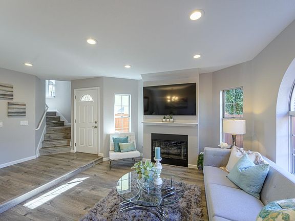 5th image of 1436 W Latimer Ave