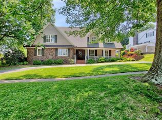 1104 Greenway Dr, High Point, NC 27262