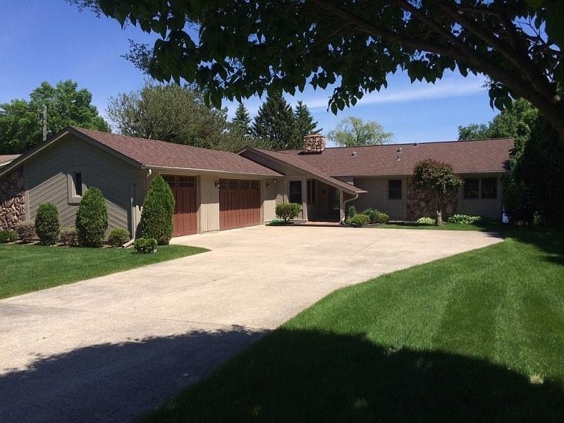 1st image of W325N7086 Clearwater Dr
