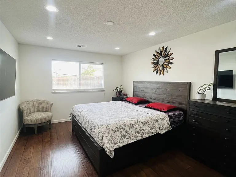 5895 Woodbine Pl — Photo 16