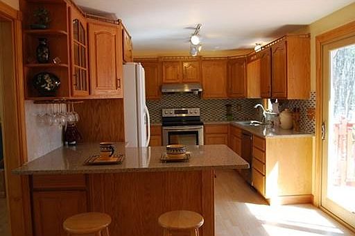 2nd image of 7 Woodland Dr