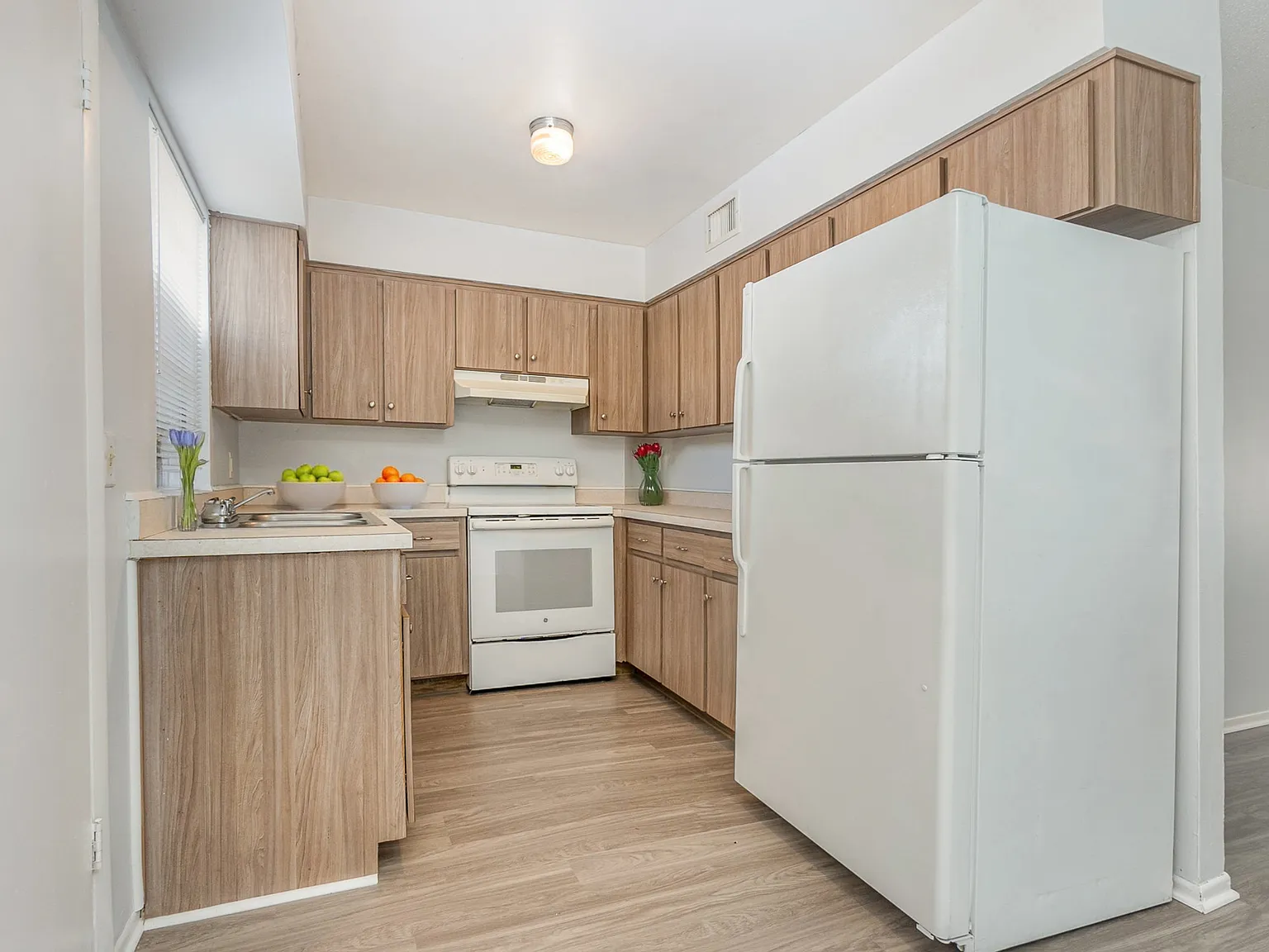 1 bed, 700 sqft, $1,325 — Photo 3