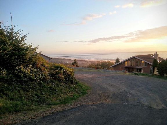 5th image of TL Pacific View Dr #40