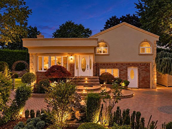 2nd image of 1072 Hicksville Road