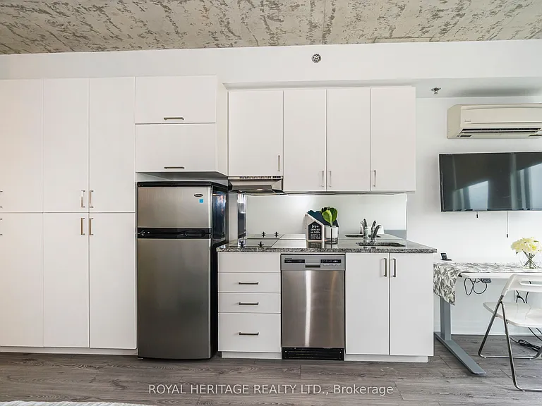 1900 Simcoe St N #614 — Photo 5