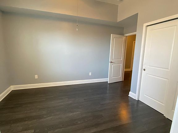 Bedroom with en-suite bath