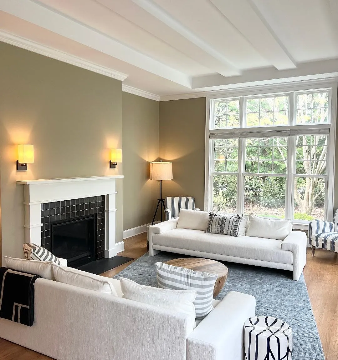 East Hampton Village Fringe Traditional 4BR and 4.5 baths — Photo 4