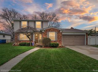 30502 Birch Tree Dr, Warren, MI