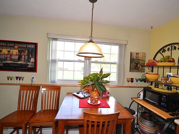 4th image of 41 Farrwood Ave APT 8