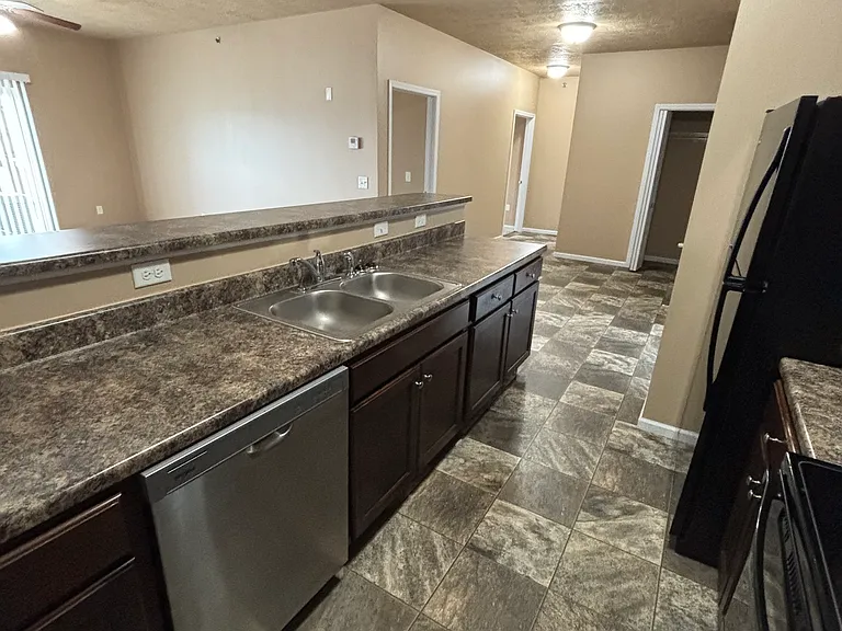 2301 S Ellis Rd — Photo 18