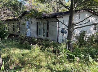 11024 Johnston Rd, Highland, IL 62249