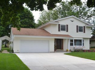 2007 Emery St, East Troy, WI 53120
