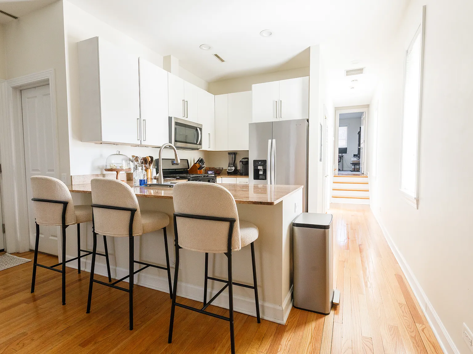 2 bed, 1300 sqft, $3,600 — Photo 4
