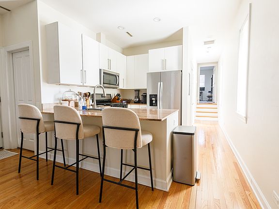 4th image of 2451 N Clybourn Ave APT 8