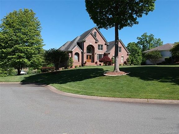 3rd image of 132 Long Cove Ln