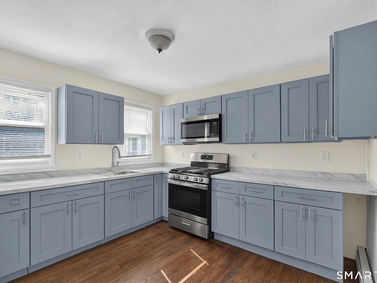 4 bed, 1.0 bath, 1455 sqft, $2,800 — Photo 1
