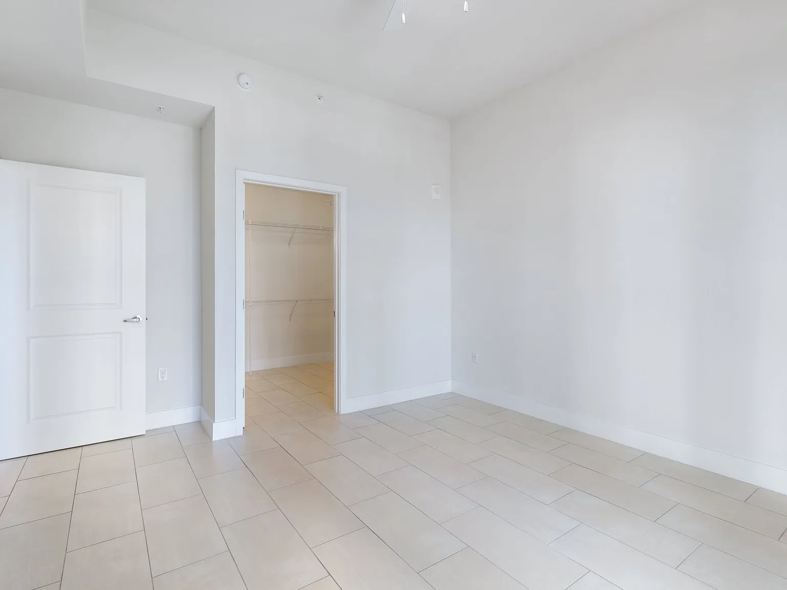 1 bed, 730 sqft, $2,859 — Photo 3