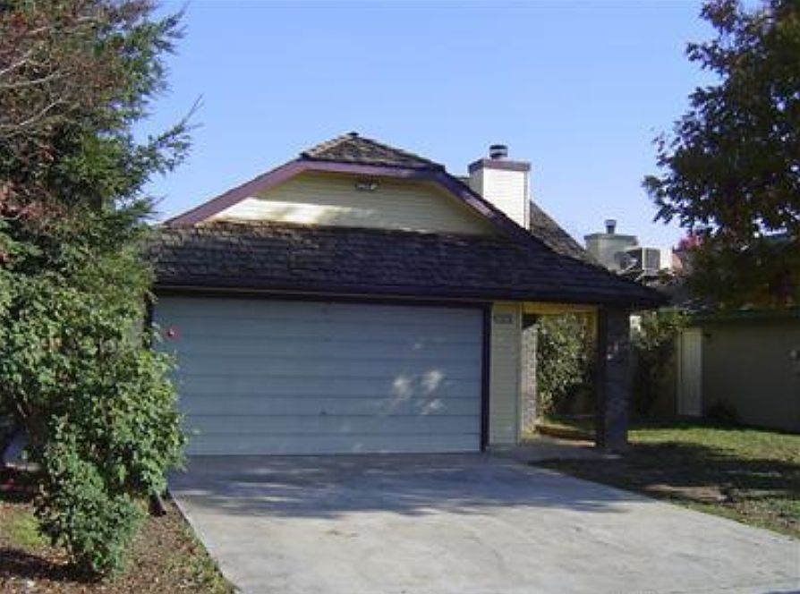 2nd image of 2528 N Selland Ave