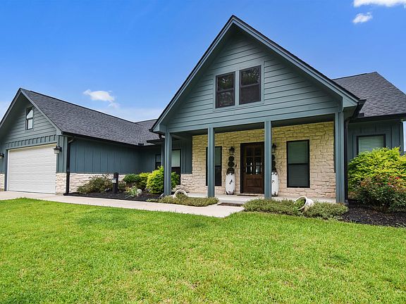 3rd image of 2120 Neyland Dr