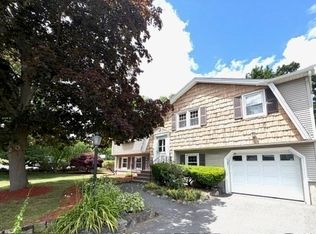 15 Frances Rd, Burlington, MA 01803
