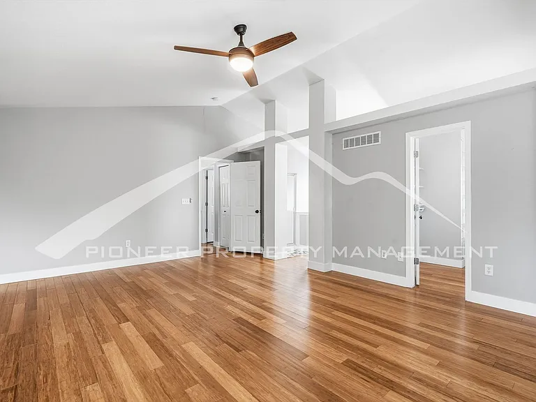 333 Sanders Cir — Photo 12
