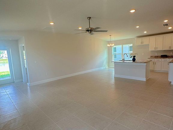 3rd image of 1053 SE Canfield Cir SE
