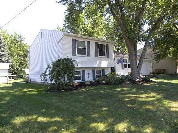 2nd image of 290 Edgewood Dr