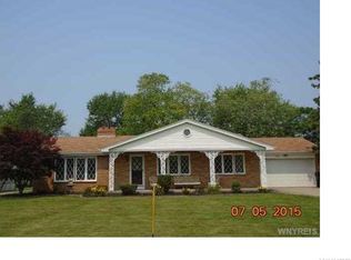 562 Two Mile Creek Rd, Tonawanda, NY 14150