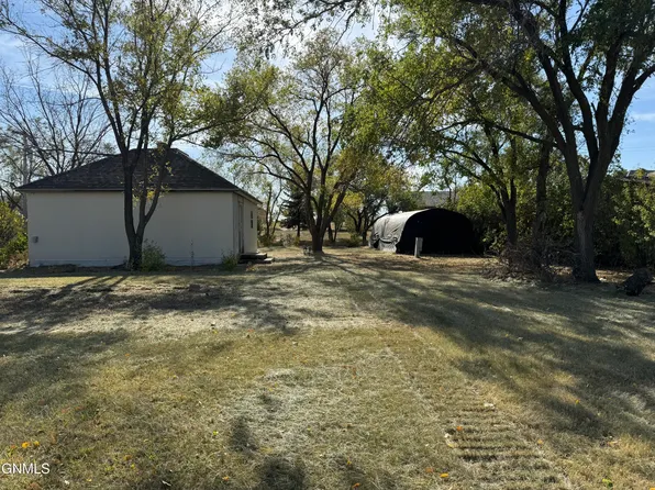 428 2nd Ave SE, Arnegard, ND 58835
