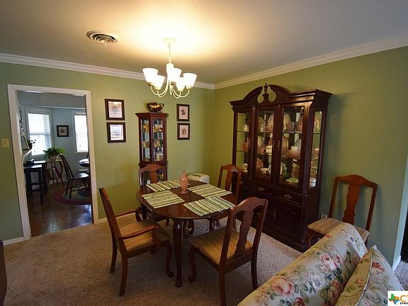 4th image of 113 Blackstone Pl