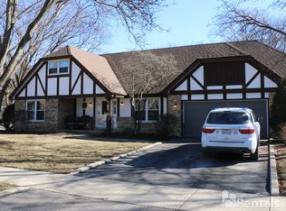 1120 Nashua Dr, Naperville, IL