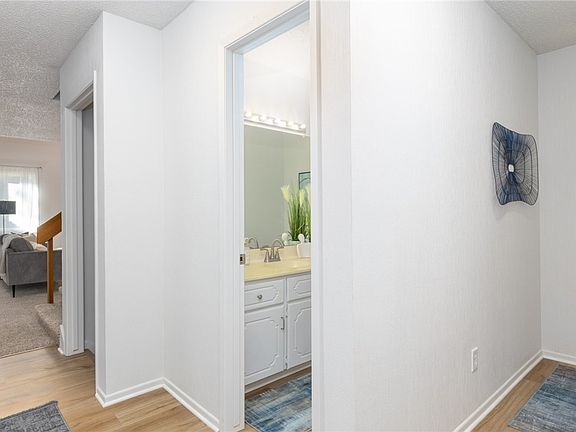 3rd image of 4940 W Park Dr #113