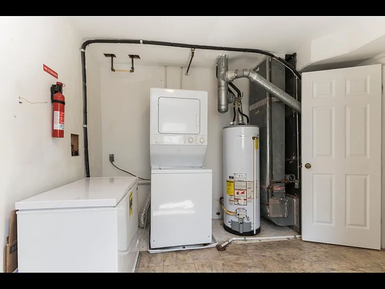 1214 Dewberry Dr — Photo 9