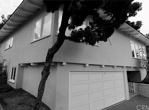 3rd image of 2909 Palos Verdes Dr N