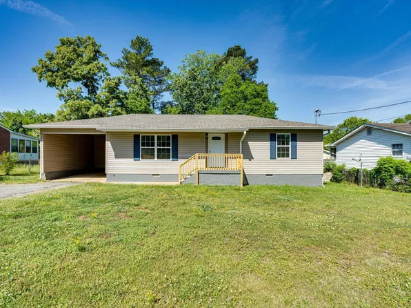 1313 Raydine Ln, Rossville, GA 30741