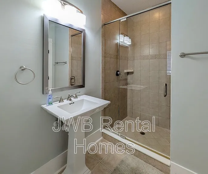 361 Ahern St — Photo 17