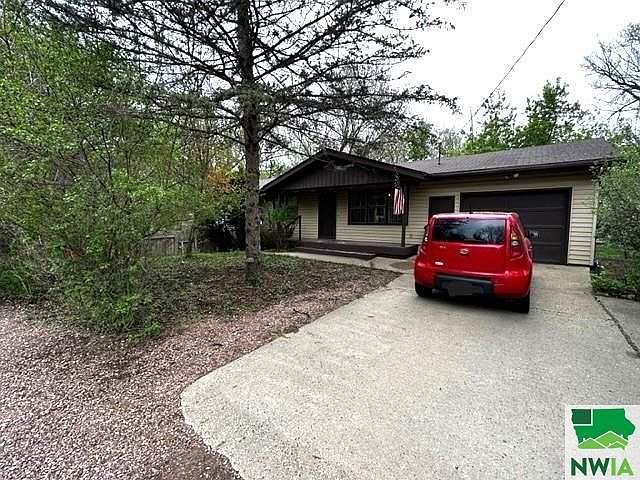 1st image of 3420 Broken Kettle Rd