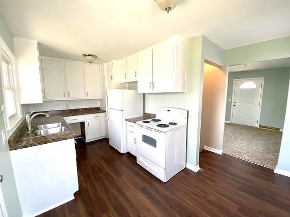 4th image of 3034 S Euclid Ave