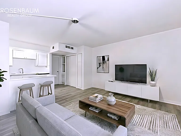 The Madrid Courtyard Apartments — Photo 25