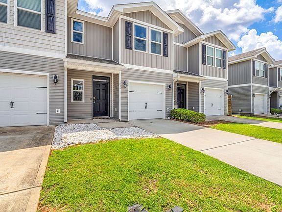 2nd image of 6036 Royal Port Ct