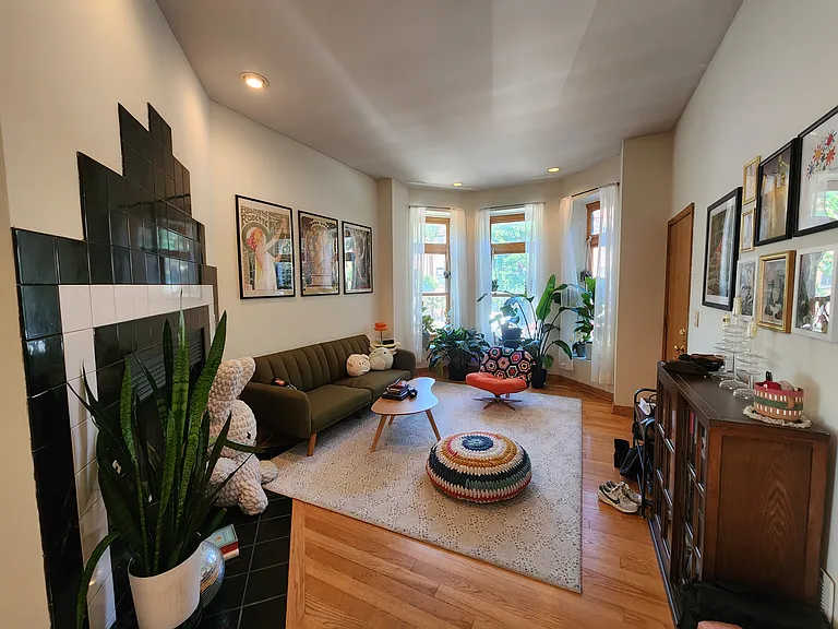 1241 N Wolcott Ave #1 — Photo 1