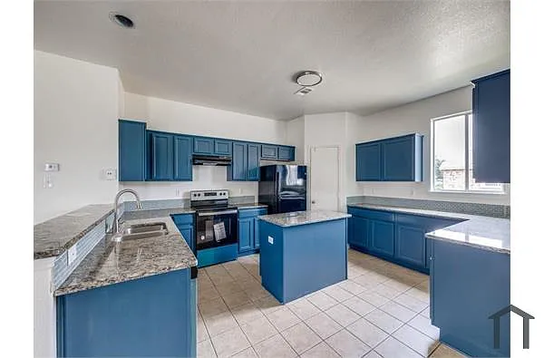 Building Photo - 6701 Kinross Dr