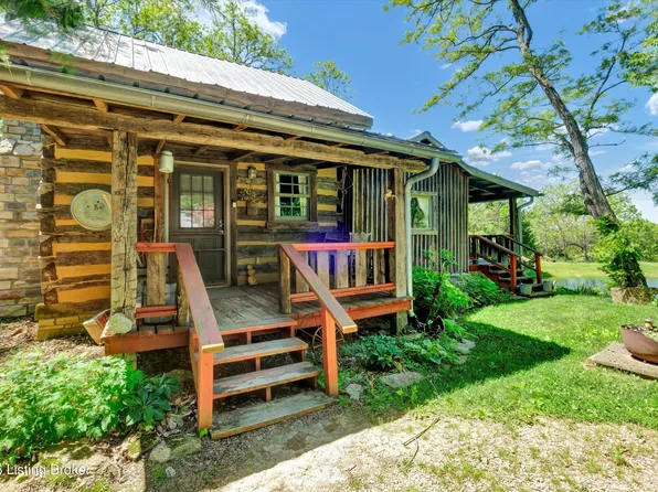 2945 N Greenbrier Rd, Madison, IN 47250